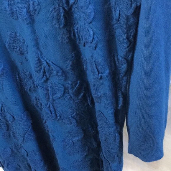 Basic Edition Embossed Textured Floral Sweater - Picture 3 of 8